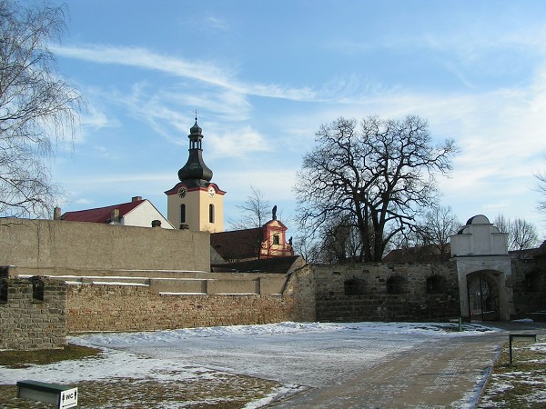 HAZMBURK A BUDYNĚ N/OHŘÍ